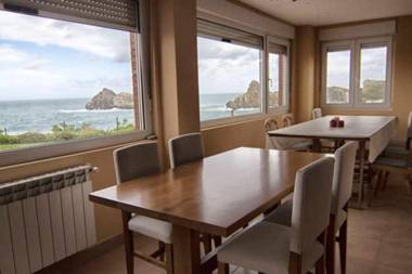 5 bedrooms house at Liencres 50 m away from the beach with sea view jacuzzi and enclosed garden