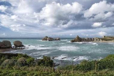 5 bedrooms house at Liencres 50 m away from the beach with sea view jacuzzi and enclosed garden