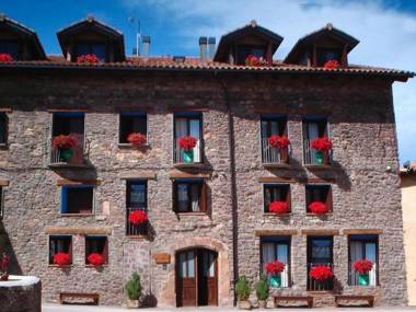 2 bedrooms appartement with wifi at Laspaules