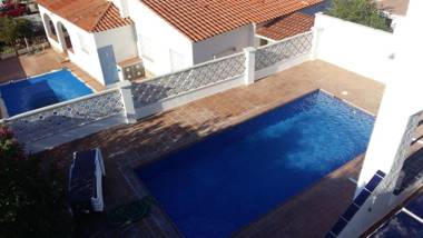 2 bedrooms villa with sea view private pool and enclosed garden at L'Escala