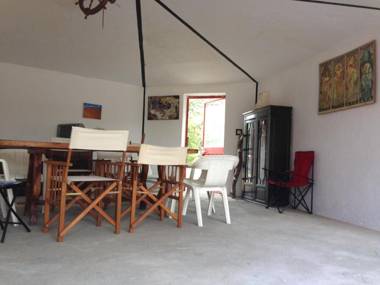 Exclusiva Casa y Finca Privada ITOS