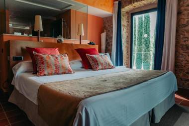 Arcs De Monells - Adults Only