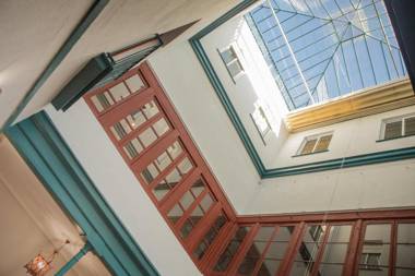 Vivian's Guest House