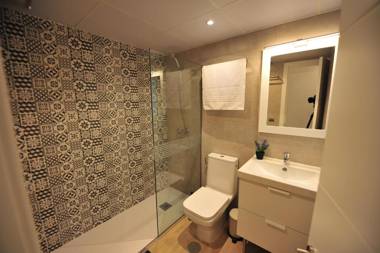 Diseño Terraza dos baños Parking