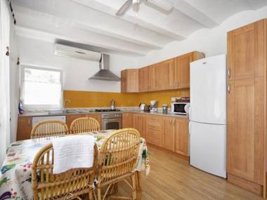 Sunny Villa - Montys