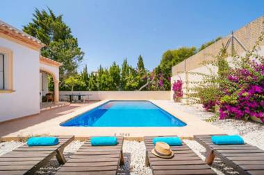 Villa Azafran by Villa Plus