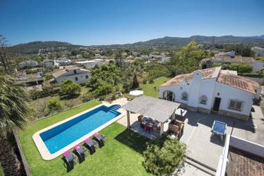 Villa Seniola by Villa Plus