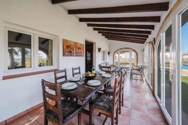 Villa Seniola by Villa Plus