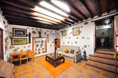 3 bedrooms house with sea view enclosed garden and wifi at Icod de los Vinos 5 km away from the beach