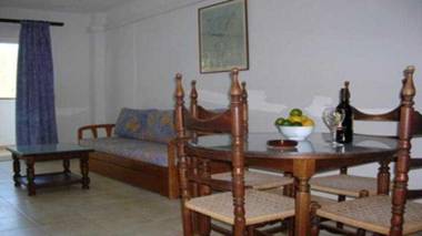 EL CORTIJO APARTMENTS