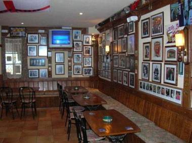 EL CORTIJO APARTMENTS