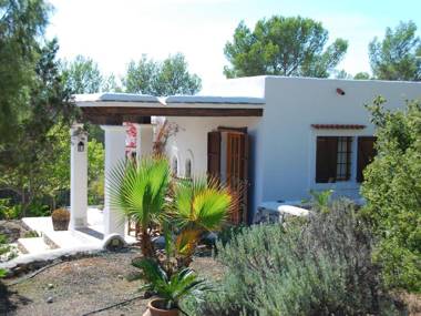 Holiday in true Ibiza style between hills with private pool