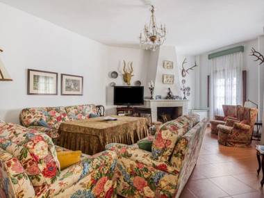 Boutique Holiday Home in Higuera de la Sierra with Terrace