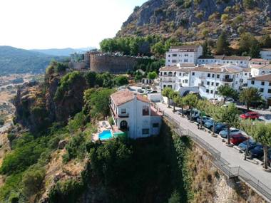 6 bedrooms chalet with private pool furnished terrace and wifi at Grazalema