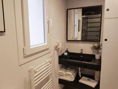 Apartamentos Caballerizas Granada con parking gratuito en pleno centro