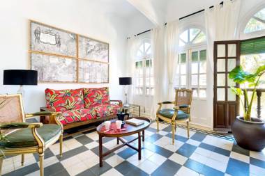 Genteel Home Romanilla