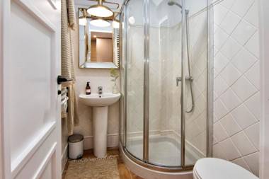 Chezmoihomes Alhambra Dreams - Luxury & Romantic Hideaway