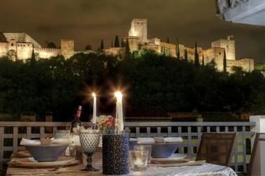 Chezmoihomes Alhambra Penthouse 2 private terraces