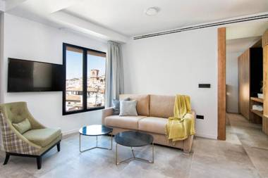 Chezmoihomes Luxury Alhambra Penthouse Collection