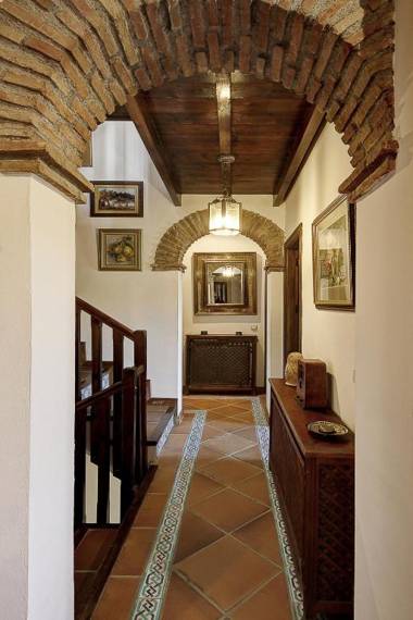 2.5 Million Villa. Magical Sunset. Super close to everything. 5BR 4BA Pool A/C+Heating