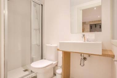 Flateli - Plaça Catalunya 42