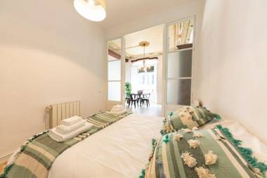 Bravissimo Plaça del Vi Authentic Historic Apartment