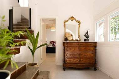 Newly renovated room w Pool y BikeParking