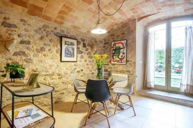 Apartamento Baños Arabes con jardín