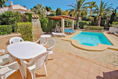 Kathrin - beautiful little house in pretty grounds with lovely views in Benissa