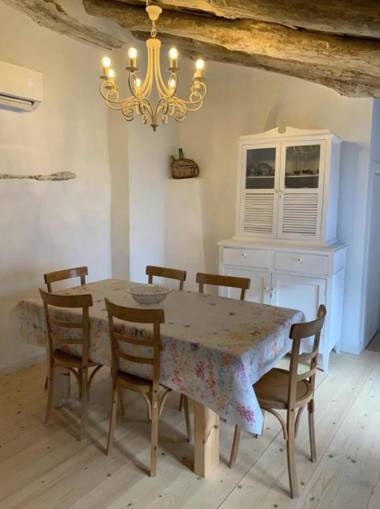 Astarte House 6 pax up