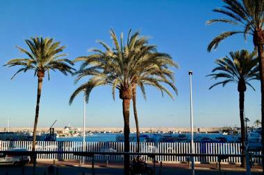 City Centre Vacation ! With sea and mountain views in the heart of Fuengirola