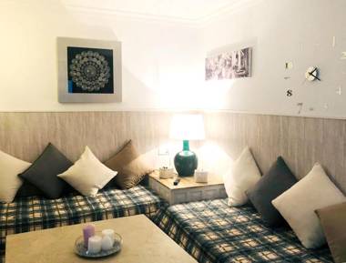 One bedroom appartement at Fuengirola 20 m away from the beach with sea view shared pool and terrace