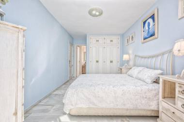 Dona Sofia - Fuengirola Apartment with Sea Views