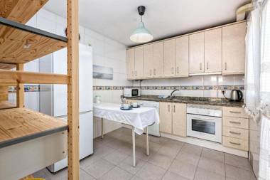 Beatriz - Amazing House in 1 min Walk to the Beach Sea Views WiFi