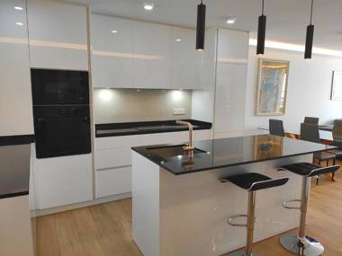 BEACHFRONT -- NEW LUXURY Apartment -- 1ª Linea Playa -- CENTRO de Fuengirola -- Private PARKING -- Panoramic Sea Views -------------------------------------------------