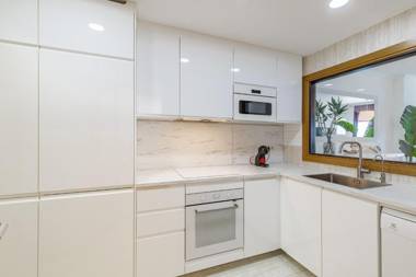 PARADISE BEACH Carvajal