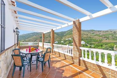 Villa Hacilla by Villa Plus