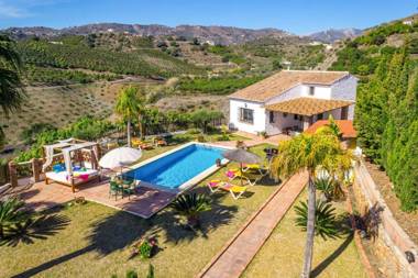 Villa Paraiso by Villa Plus