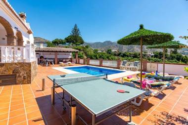 Villa Tres Olivos by Villa Plus