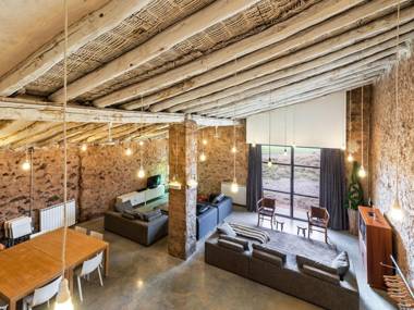 Rustic Cottage in Fraga with Private Garden