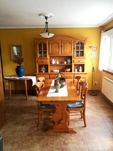 8 bedrooms house at Foz 400 m away from the beach with sea view jacuzzi and enclosed garden