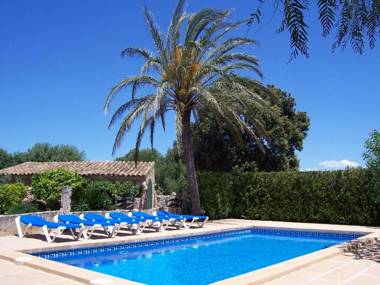 Beautiful rustic Mallorcan house with private pool near Cas Concos