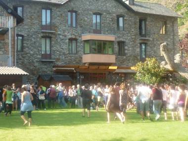 Hostal Vall D'Aneu by Arcas & Sambola