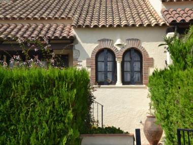 Cosy Holiday Home in L'Estartit with Swimming Pool