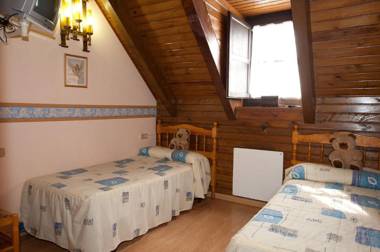 One bedroom appartement with enclosed garden and wifi at Espot