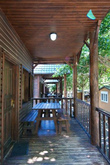 Camping Bungalows La Borda del Pubill