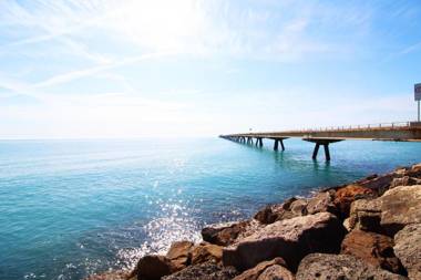 Global Properties Amplio apartamento muy cerca de la playa