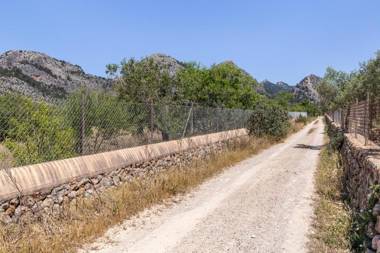 Apartment Hall Of The Mountain