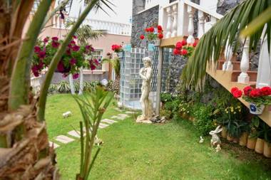 Apartamentos Los Delfines