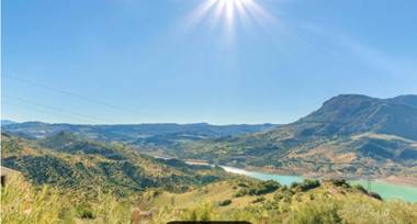 2 bedrooms chalet with lake view and furnished terrace at El Gastor